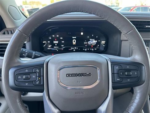 Used 2022 GMC Yukon XL Denali image 28