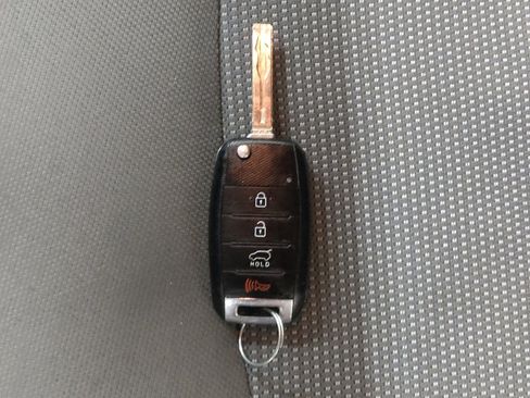 Used 2014 Kia Sportage LX image 32