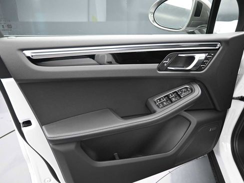 New 2026 Porsche Macan Turbo AWD/4WD image 15