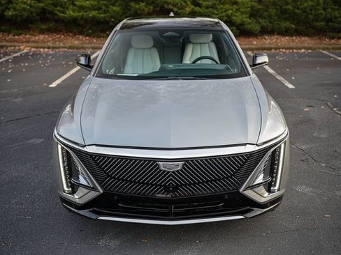 Used 2024 Cadillac Lyriq Luxury image 16