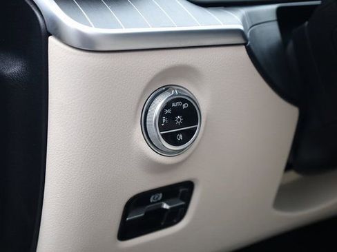 Used 2024 Mercedes-Benz C 300 4MATIC Sedan image 11