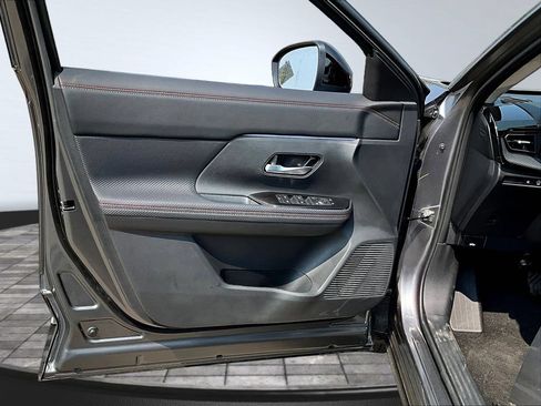 Used 2026 Nissan Kicks SR FWD image 26