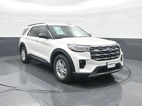 New 2025 Ford Explorer Active w/ Active Comfort Package image 8