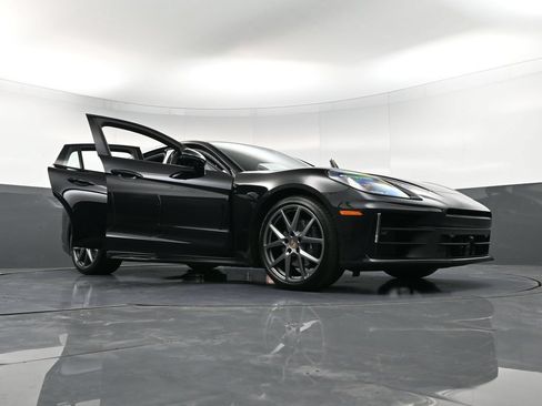 Certified 2025 Porsche Panamera 4 AWD/4WD image 37