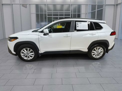 Used 2023 Toyota Corolla Cross LE w/ Moonroof Package AWD/4WD image 5