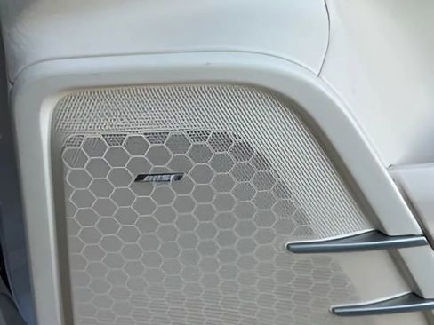 Used 2012 Porsche Cayenne Turbo image 23