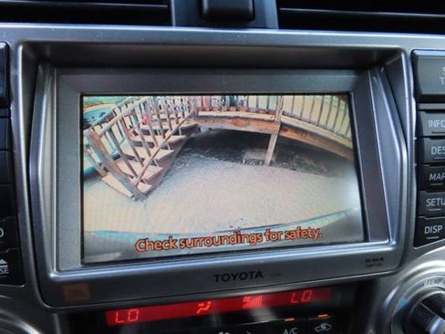 Used 2011 Toyota 4Runner Limited image 27