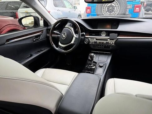 Used 2013 Lexus ES 350 w/ Premium Pkg FWD image 6