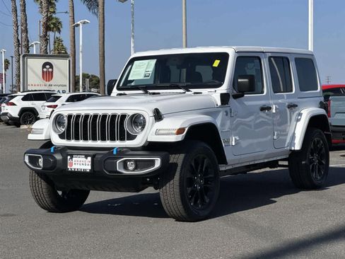 Used 2024 Jeep Wrangler Sahara image 6