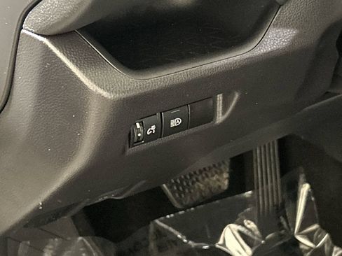 Used 2025 Toyota RAV4 XLE FWD image 13