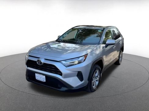 Used 2025 Toyota RAV4 XLE image 7