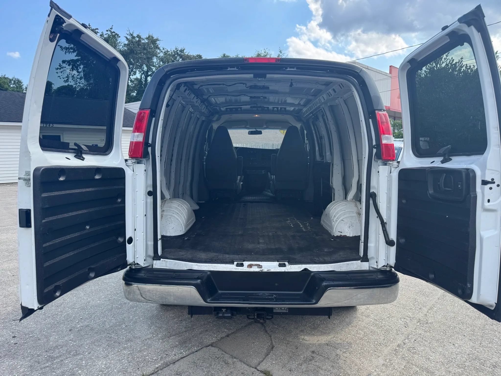 Used 2021 GMC Savana 2500 w/ Driver Convenience Package RWD image 26