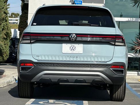 New 2026 Volkswagen Taos SE image 6
