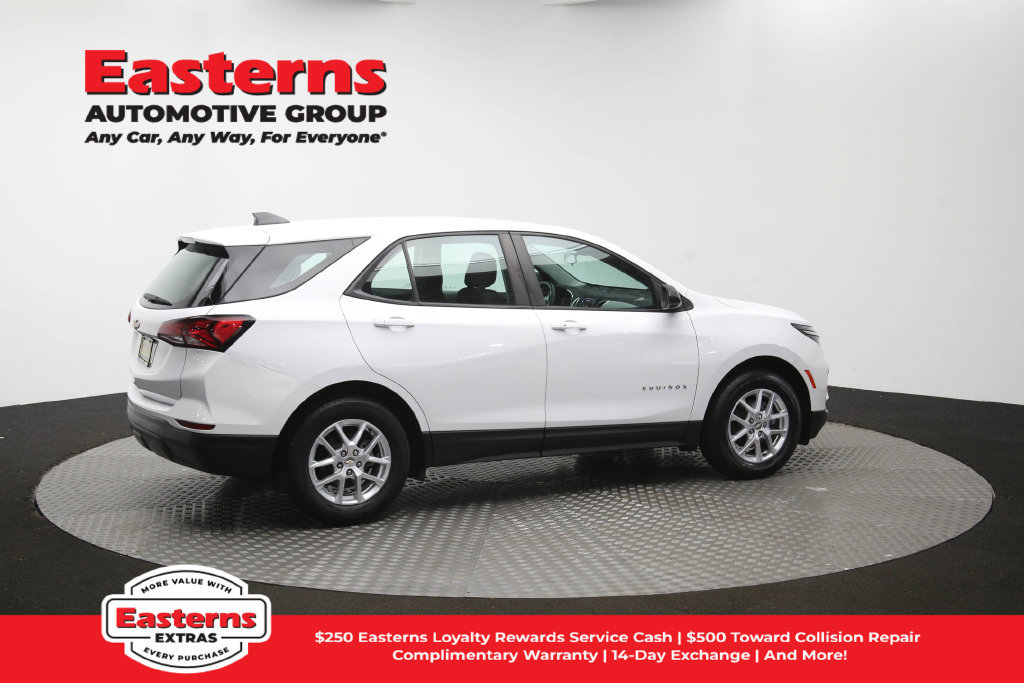 Used 2023 Chevrolet Equinox LS w/ Driver Confidence II Package FWD image 42