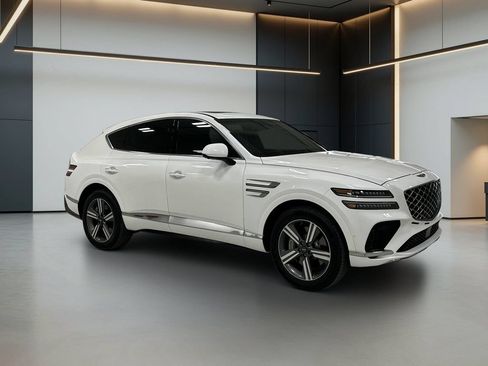 Certified 2025 Genesis GV80 3.5T AWD/4WD image 9