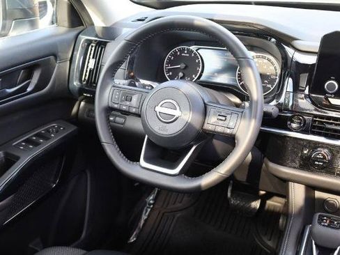 Certified 2025 Nissan Pathfinder SV w/ SV Premium Package FWD image 27