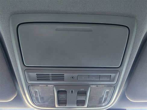 Used 2022 Honda CR-V Touring image 22