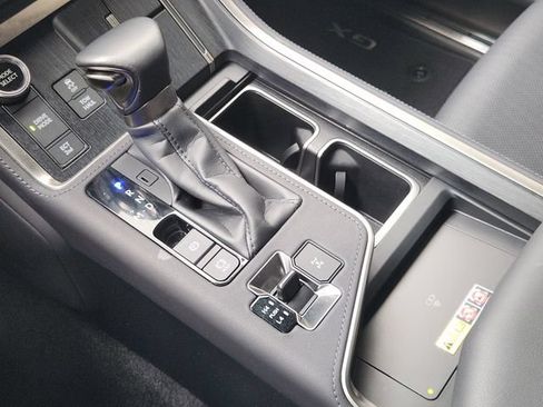Used 2025 Lexus GX 550 AWD/4WD image 18