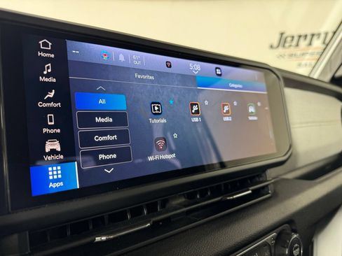 Used 2024 Jeep Gladiator Sport AWD/4WD image 25