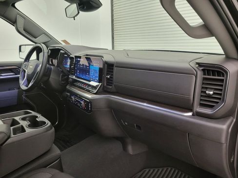 Used 2025 Chevrolet Silverado 1500 LT AWD/4WD image 36