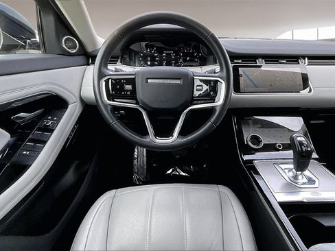 Used 2022 Land Rover Range Rover Evoque SE image 8