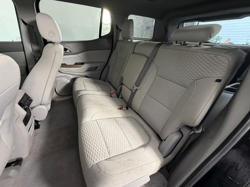 Used 2019 GMC Acadia SLE FWD image 20