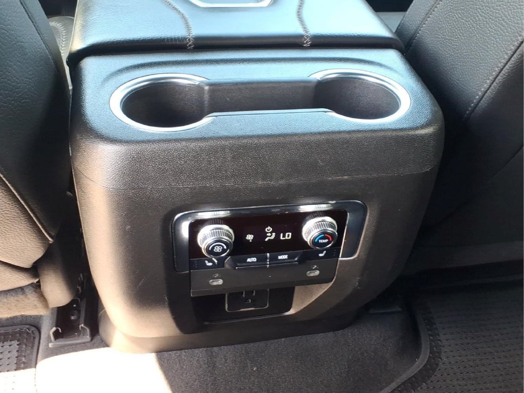 Used 2023 GMC Yukon Denali RWD image 18