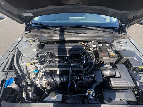 Used 2025 Hyundai Elantra SEL FWD image 33