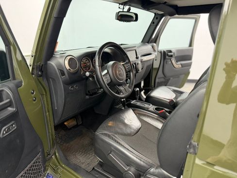 Used 2016 Jeep Wrangler Sahara AWD/4WD image 32