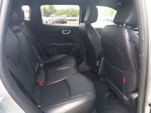 Used 2025 Jeep Compass Trailhawk AWD/4WD image 21