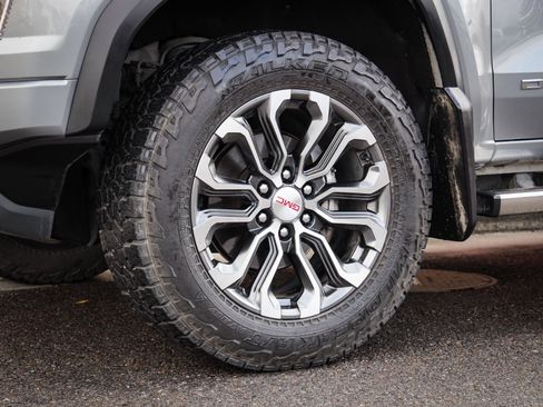 Used 2023 GMC Canyon Denali image 12