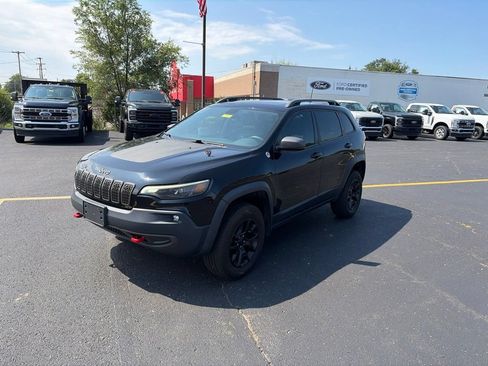 Used 2019 Jeep Cherokee Trailhawk AWD/4WD image 1