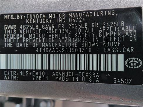 Used 2025 Toyota Camry SE image 26