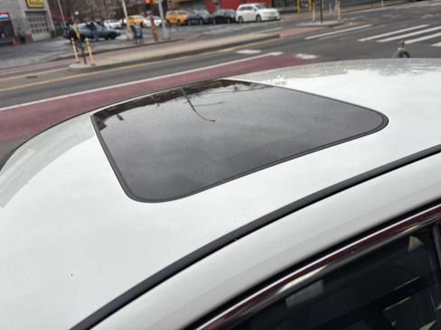 Used 2022 INFINITI Q50 Sensory image 10