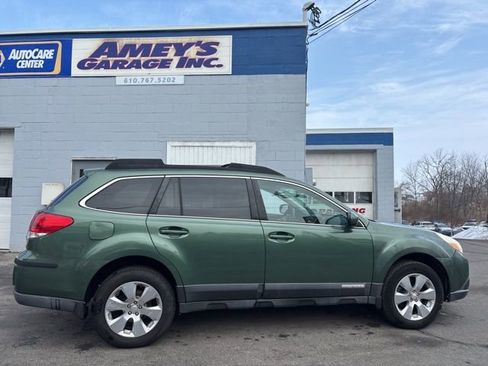 Used 2011 Subaru Outback 3.6R Limited w/ PWR Moonroof Pkg image 6