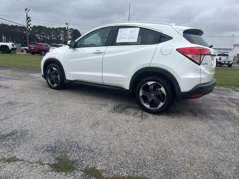 Used 2018 Honda HR-V EX-L image 2