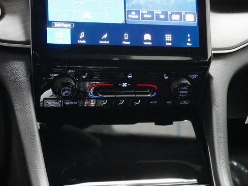 New 2025 Jeep Grand Cherokee Limited image 24