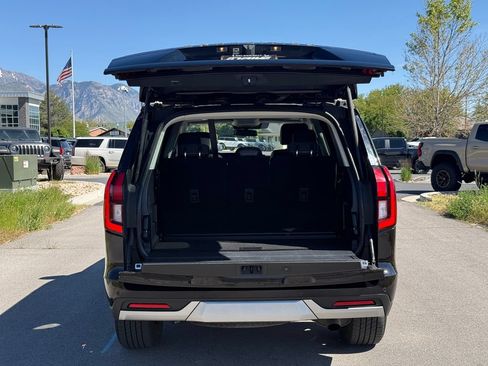 Used 2025 Ford Expedition Platinum AWD/4WD image 12