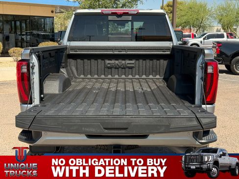 Used 2025 GMC Sierra 2500 Denali Ultimate w/ Max Trailering Package AWD/4WD image 9