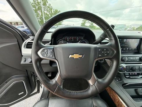 Used 2018 Chevrolet Suburban Premier AWD/4WD image 30