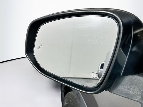 Used 2018 Toyota Highlander Limited w/ Carpet Mat Package (TMS) image 16