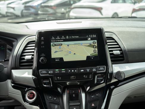 Used 2018 Honda Odyssey Elite image 25