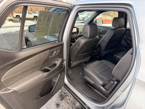 Used 2023 Chevrolet Traverse Premier w/ Redline Edition image 13