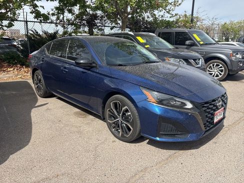 Used 2024 Nissan Altima 2.5 SR w/ SR Premium Package image 1