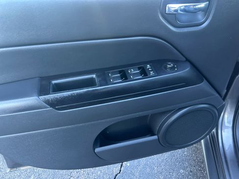 Used 2014 Jeep Patriot Sport w/ Power Value Group image 10