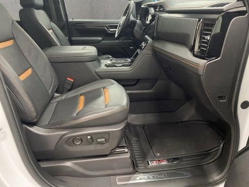 Used 2024 GMC Sierra 2500 AT4 w/ AT4 Premium Plus Package AWD/4WD image 23
