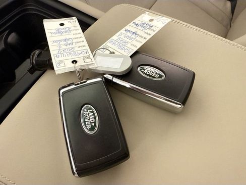 Used 2024 Land Rover Defender 110 S image 17