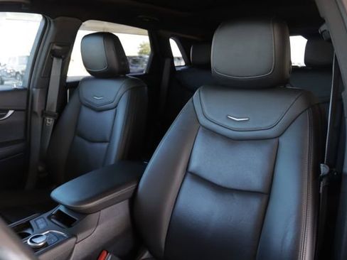 Used 2022 Cadillac XT5 Premium Luxury w/ Technology Package image 9