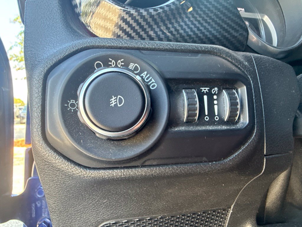 Used 2018 Jeep Wrangler Unlimited Rubicon AWD/4WD image 21