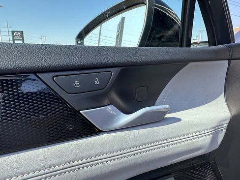 New 2025 Volkswagen Tiguan SE R-Line image 18